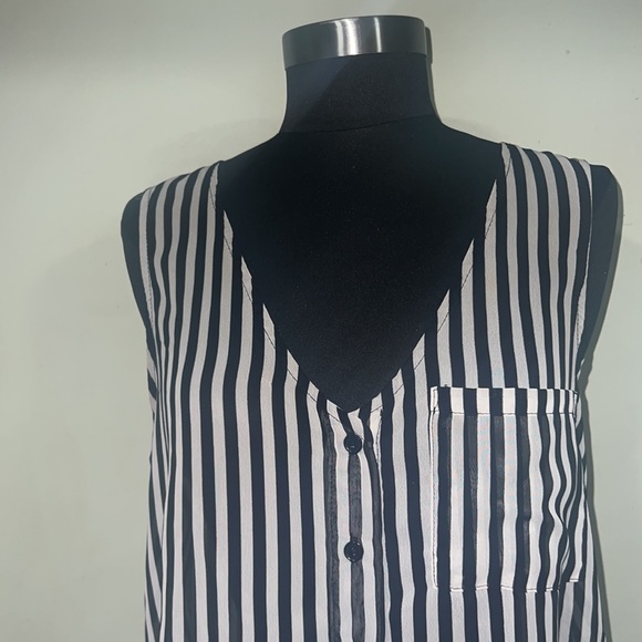 Sheer Stripe BLK & WHT blouse - Picture 3 of 7